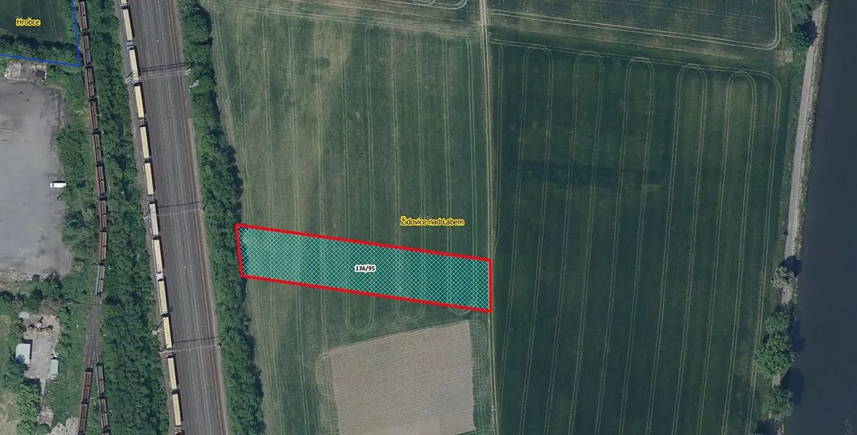 Prodej pole 2455 m²